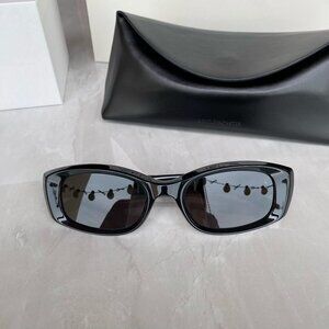 Gentle Monster Glossy Black Sunglasses Luxe Square Statement